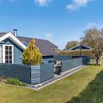 Aika - 450m From The Sea By Interhome *