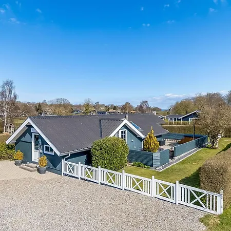 Aika - 450m From The Sea By Interhome Feriehus